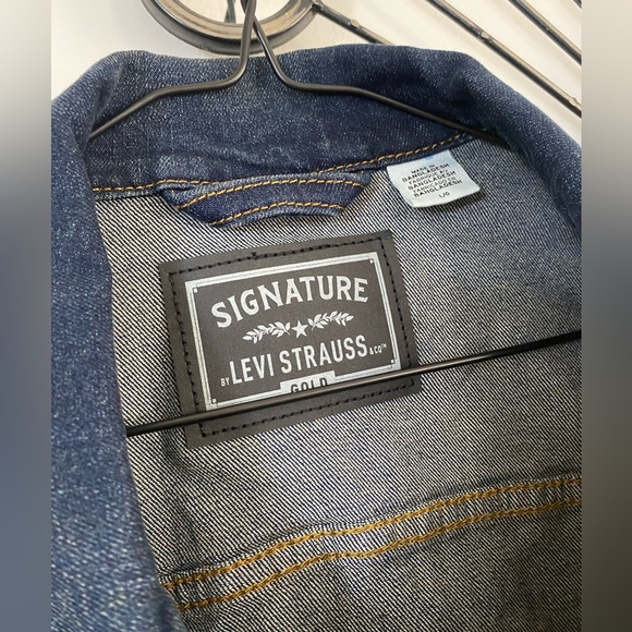 *NWOT* Signature Levi’s Gold Men’s Large Denim Jacket - Picture 5 of 7